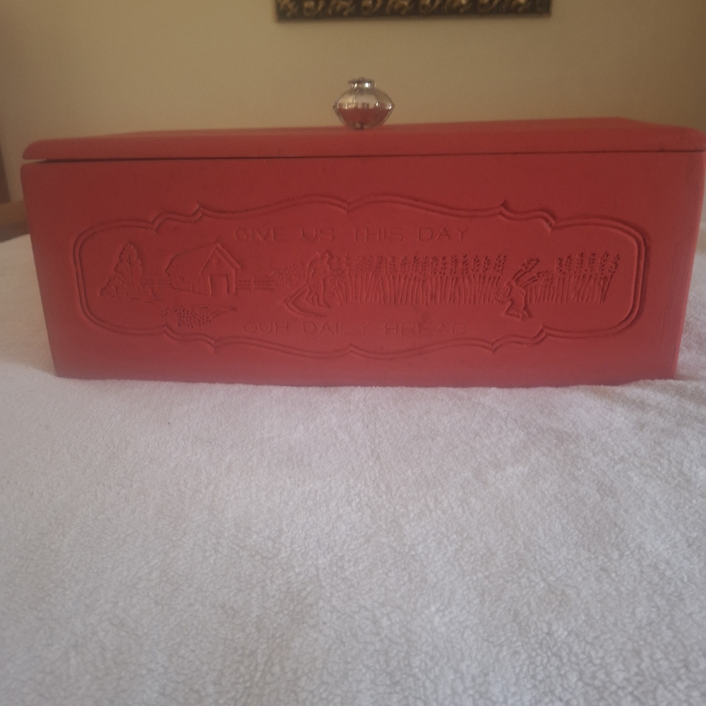 Red Bread Box with Engraved Design - Picture 3 of 6